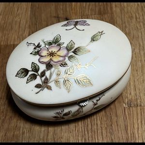 Vintage hinged trinket dish hand painted in Japan. ARDALT Fine China. 4.5”